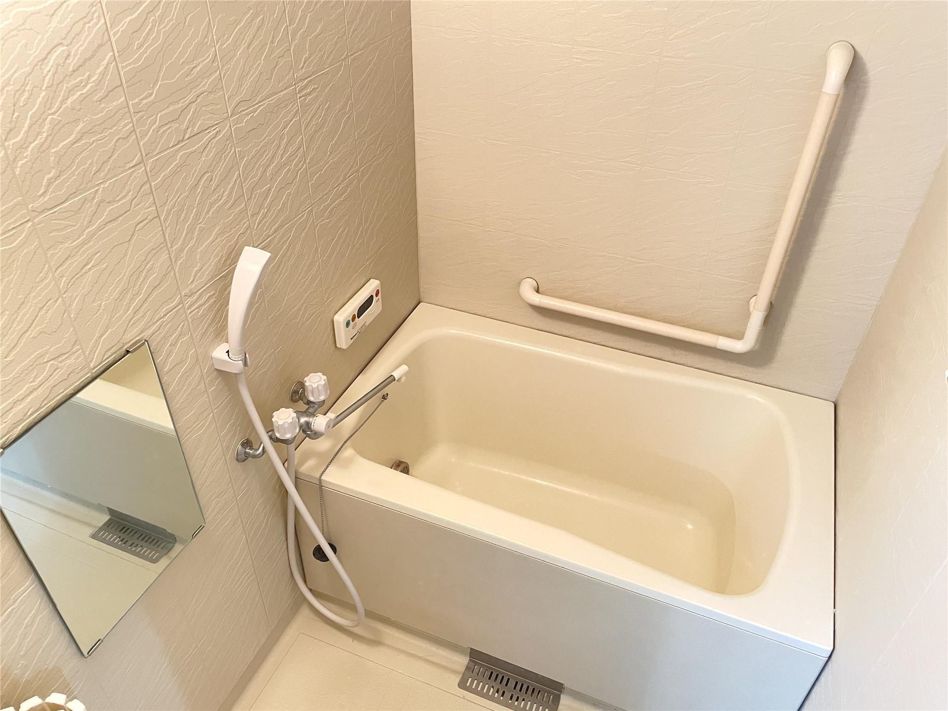 バス・シャワールーム　（別部屋参考イメージ）追い焚き付きバス♪