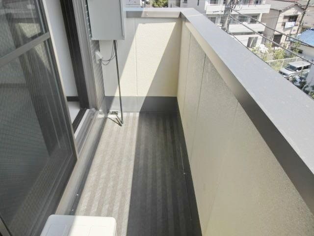 バルコニー　広々バルコニー