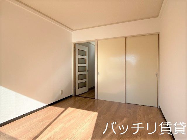 居室・リビング　別号室タイプの為、現状を優先いたします