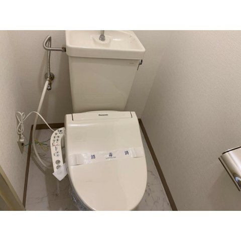 トイレ　トイレもきれいです