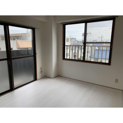 居室・リビング　ゆったりとした居間です