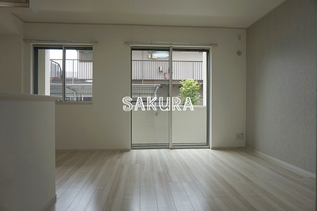 居室・リビング　使いやすい形の為、レイアウトを楽しめます♪