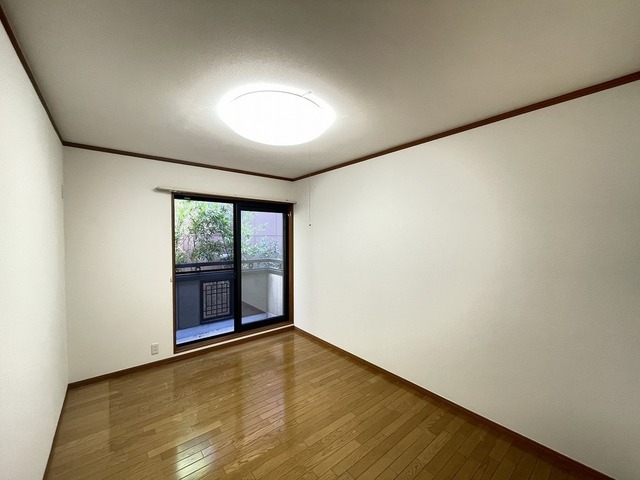 居室・リビング　２Ｆ：洋室５．２畳※前回募集時お写真