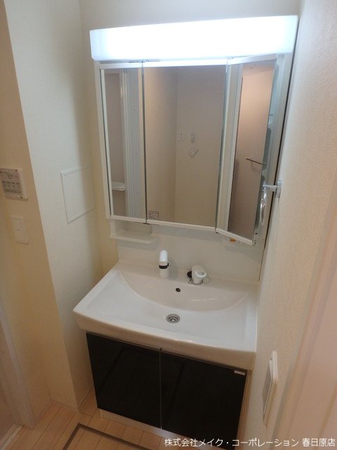 洗面設備　写真は同型タイプ