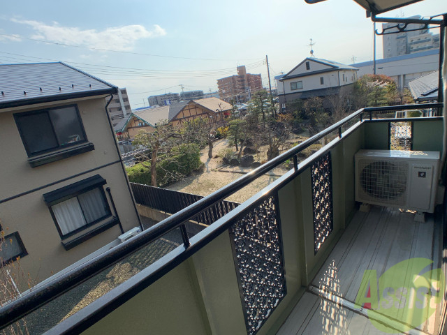 バルコニー　バルコニーは洗濯物が捗りそうな広さがありました。