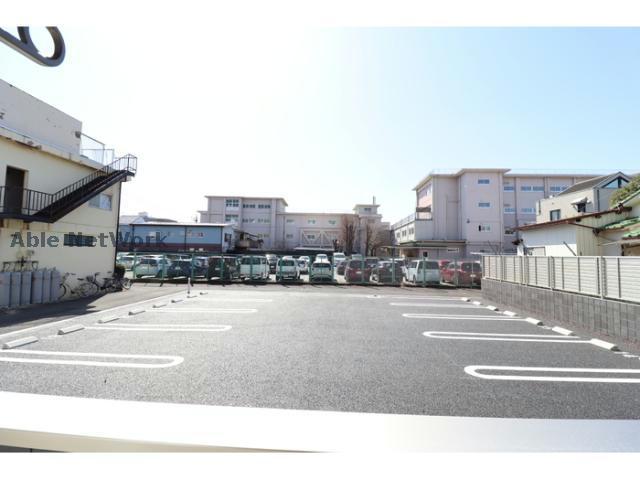 駐車場　駐車場