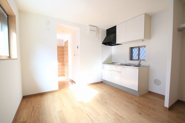 居室・リビング　室内