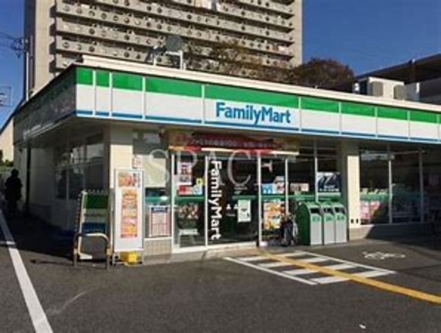 コンビニ　ファミリーマート大阪狭山半田店（コンビニ）まで583m