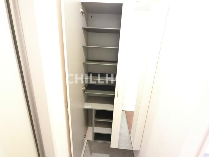 玄関　当社、チルホームのHPもご覧ください(^^)/物件情報多数♪