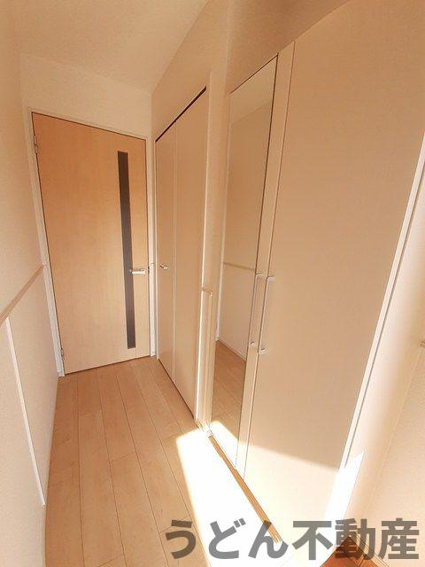 玄関　うどん県のお部屋探しはうどん不動産へ うどんちゃんとLINE