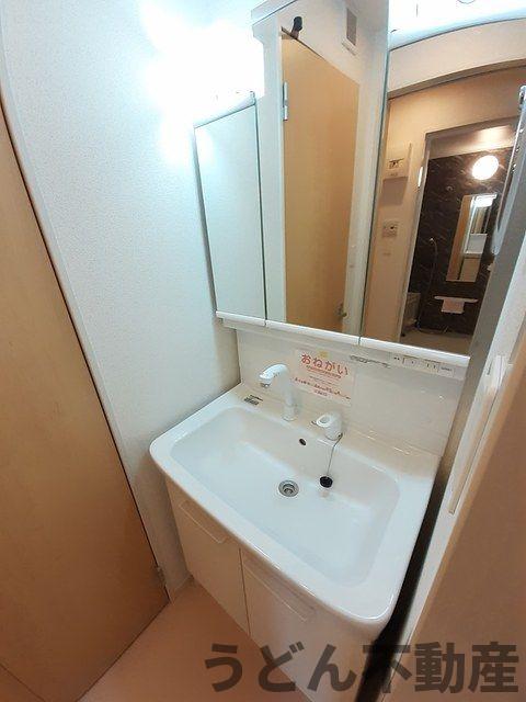 洗面設備　うどん県のお部屋探しはうどん不動産へ うどんちゃんとLINE