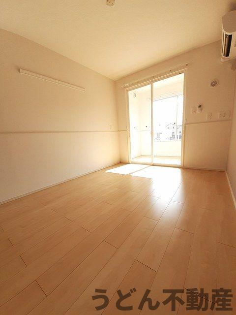 居室・リビング　うどん県のお部屋探しはうどん不動産へ うどんちゃんとLINE