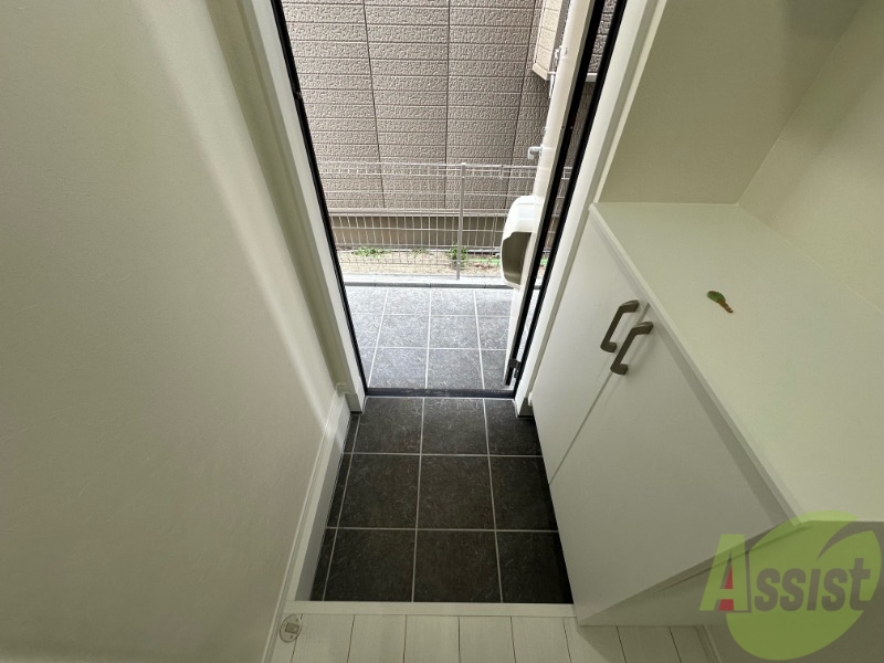 玄関　玄関を撮影しました。明るい印象ですねー。