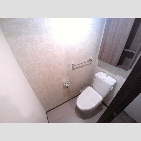 トイレ　温水洗浄暖房便座付きトイレ