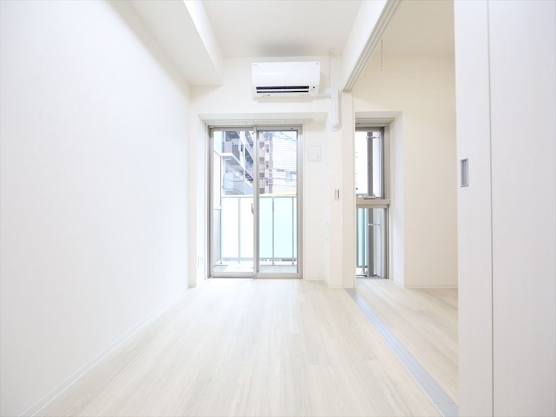 バルコニー　ＤＫ5.8帖　洋室2.6帖　エアコン完備　バルコニー