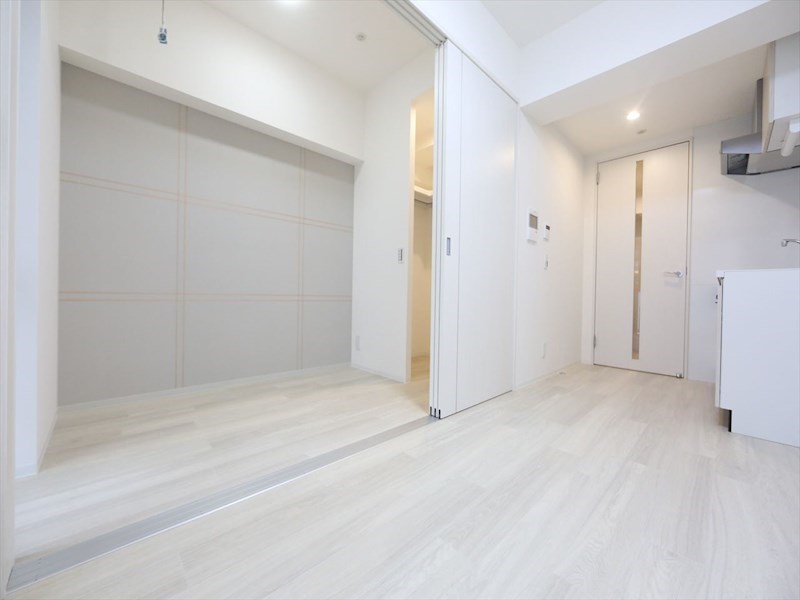 居室・リビング　ＤＫ5.8帖　洋室2.6帖　つなげても仕切っても使えます