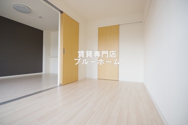 その他部屋・スペース　ダブルベットも置ける広い洋室です！