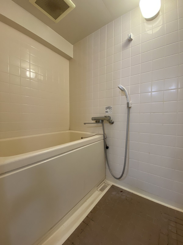 バス・シャワールーム　同タイプ・参考写真　※現況を優先します