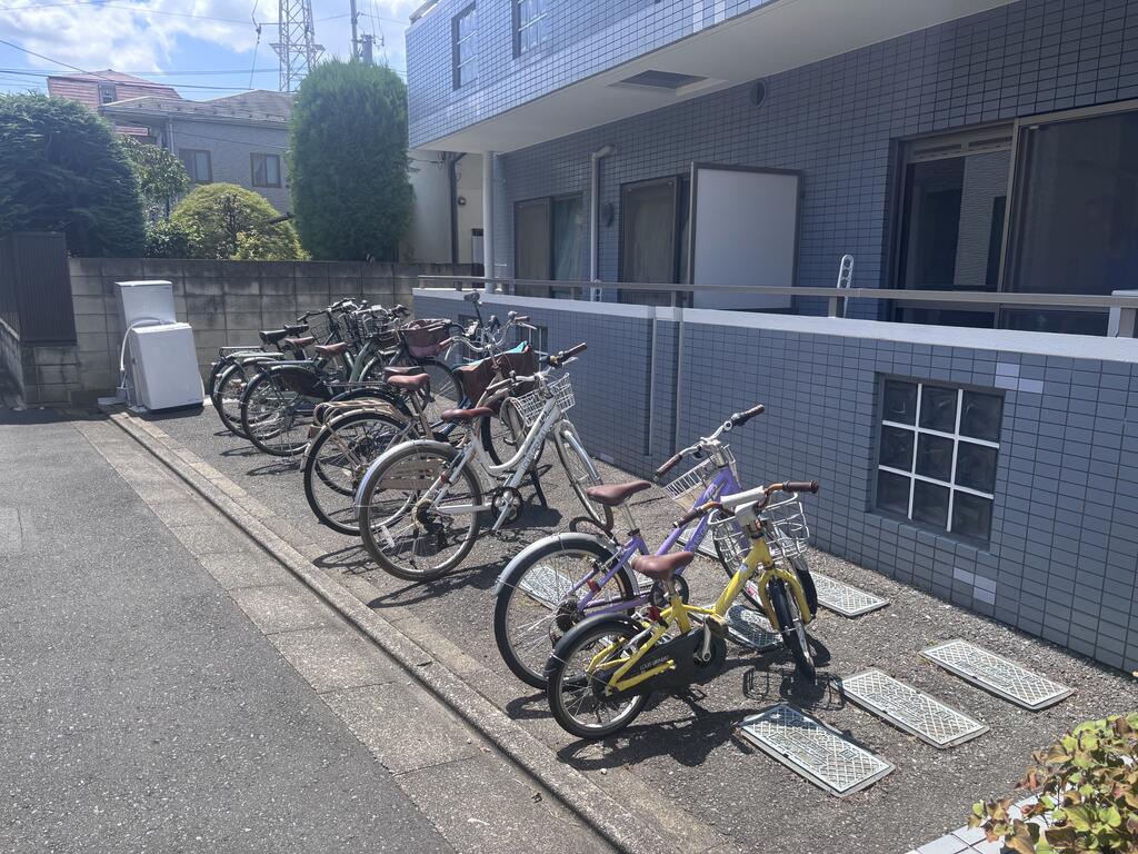 駐車場　駐車場はありません　駐輪場です