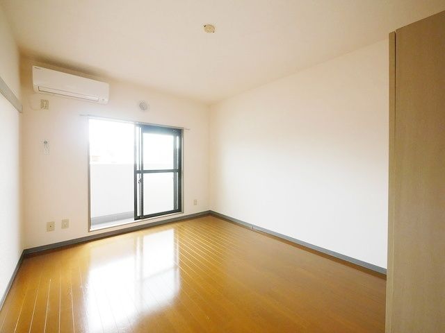 居室・リビング　※別部屋参考写真です