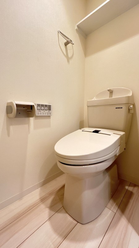 トイレ　温水洗浄便座つき