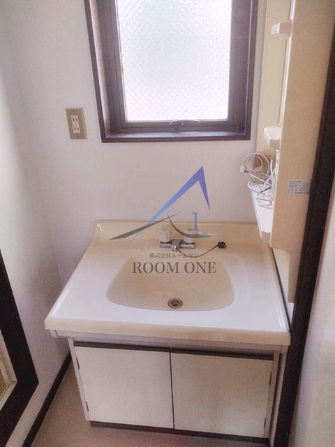 洗面設備　洗面台です。
