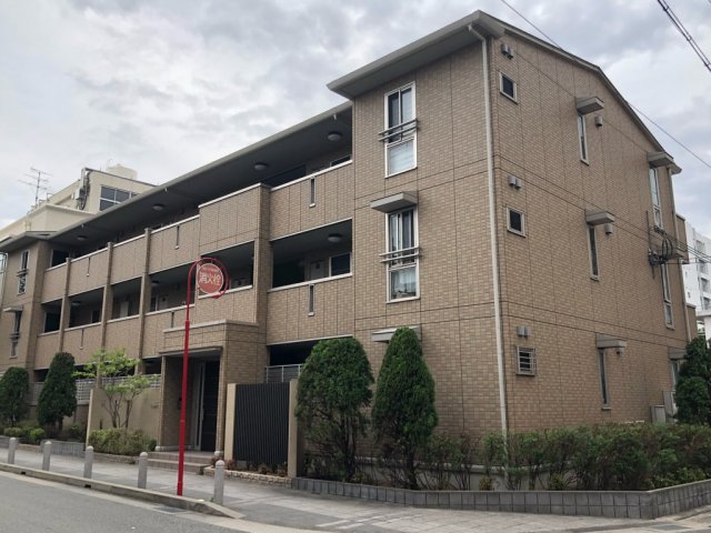 建物外観　安心のオートロック付き♪