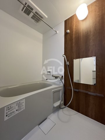 バス・シャワールーム　レーベンハイム西加賀谷　浴室