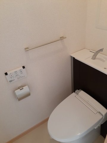 トイレ　清潔感のあるトイレです