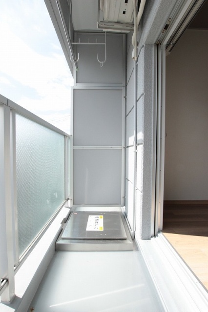 バルコニー　同物件別部屋写真