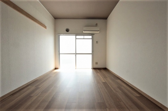 居室・リビング　同物件別部屋写真