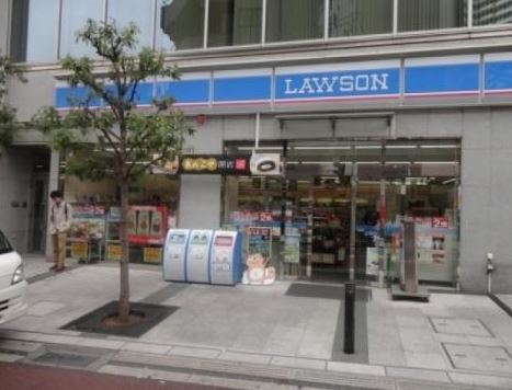 コンビニ　ローソン白金高輪駅前店（コンビニ）まで249m