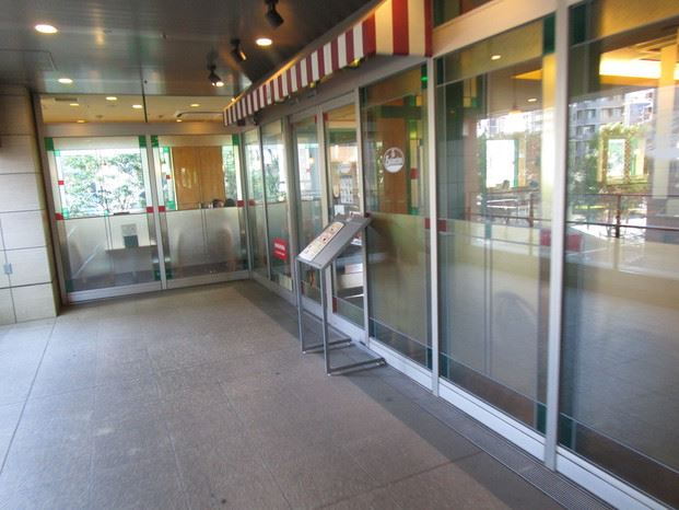 飲食店　サイゼリヤ白金高輪店（飲食店）まで374m