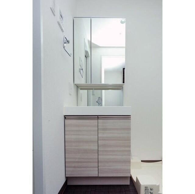 洗面設備　写真は同タイプ住居です。