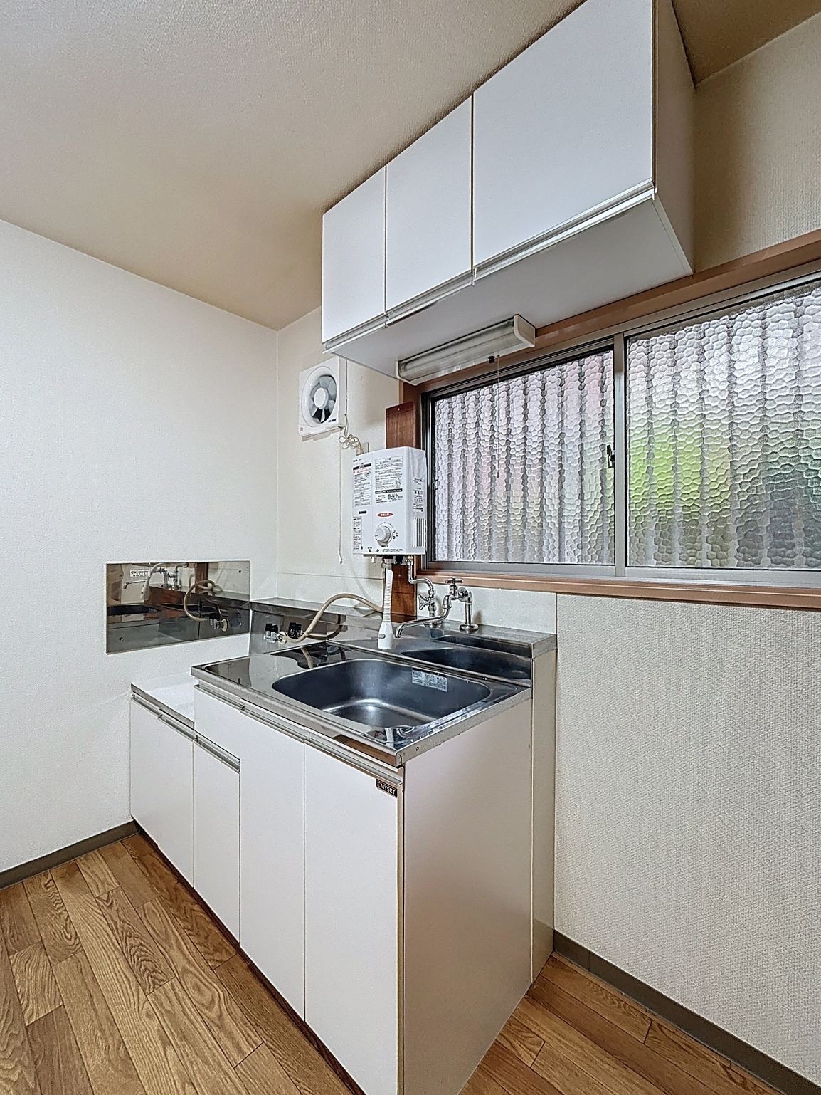 キッチン　※写真別部屋※ 収納豊富なキッチンで調理器具もスッキリ片…