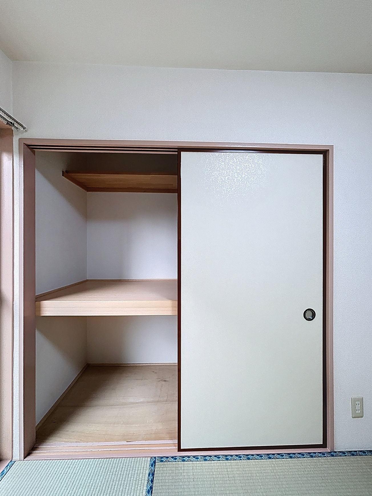 収納　※写真別部屋※ 奥行きのある収納で大きな荷物も入ります！