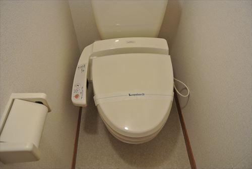 トイレ　温水洗浄便座