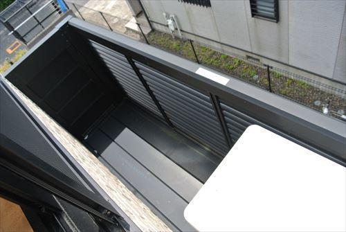 バルコニー　フラワーボックス