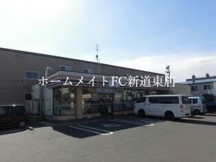 コンビニ　セブンイレブン札幌新川通り店（コンビニ）まで965m
