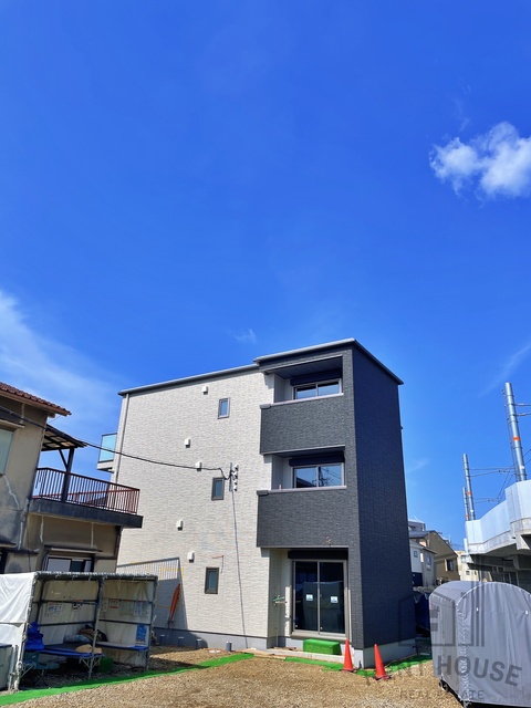 建物外観　外観（建設中）