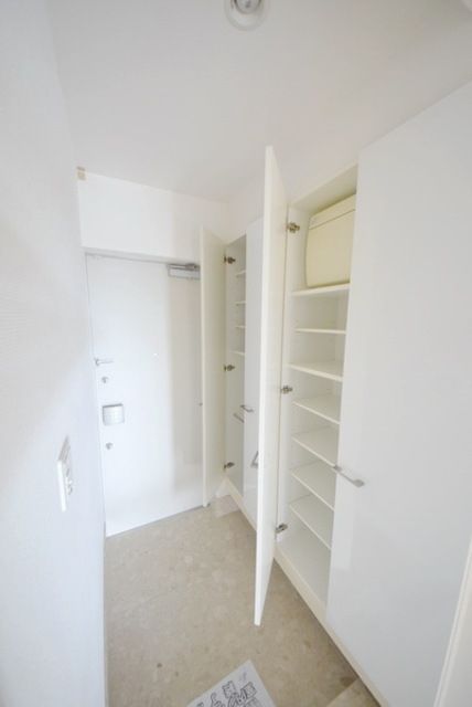 玄関　お部屋探しは【タウンハウジング蘇我店】にお任せ下さい♪