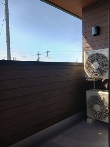 バルコニー　外からの目が気にならないバルコニーで洗濯物が干せます