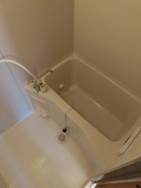 バス・シャワールーム　綺麗なお風呂で疲れもとれますね。