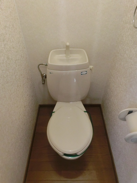 トイレ　清潔感のあるトイレですね。。