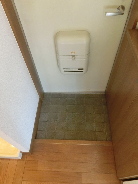 玄関　下駄箱も十分に備えた玄関です。