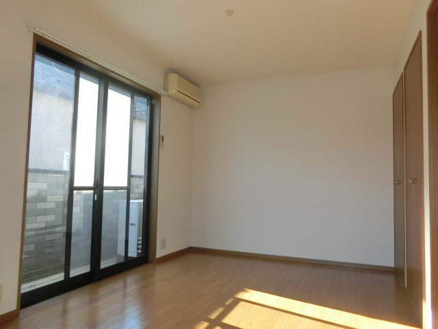 居室・リビング　日当たりも良くて、冬場もぽかぽかですね。