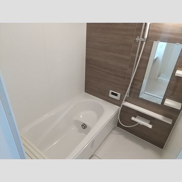 バス・シャワールーム　追い焚き機能、浴室乾燥、マイクロバブル付き一坪バス