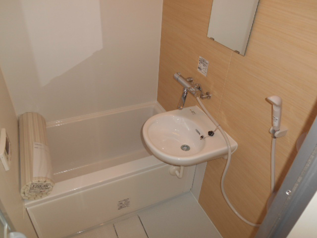 バス・シャワールーム　バストイレ別です☆