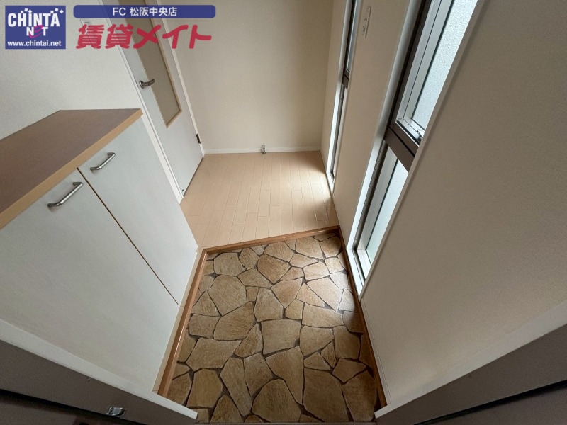 玄関　反転タイプ参考写真