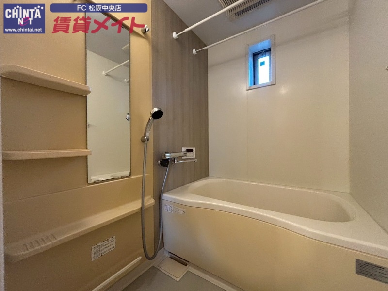 バス・シャワールーム　反転タイプ参考写真